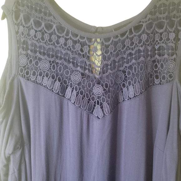 Lane Bryant Top Cold Shoulder Flattering Lace on Chest 3/4 Sleeve Blue Sz 2X - Picture 7 of 9